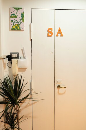 Interior - Sunshine Apartment - A short walk from the sea and the historic center of Salerno (Salerno)