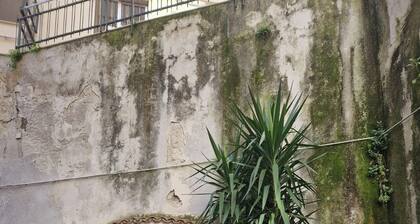 Sunshine Apartment - A short walk from the sea and the historic center of Salerno