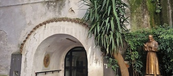 Sunshine Apartment - A short walk from the sea and the historic center of Salerno