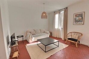 TV - Spacious T3 in the heart of Marseille (Marseille)