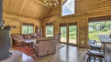 Télévision, cheminée