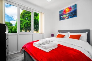 2 bedrooms, iron/ironing board, free WiFi, bed sheets