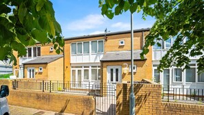 Exterior - Luxury New House,  Birmingham (Birmingham)