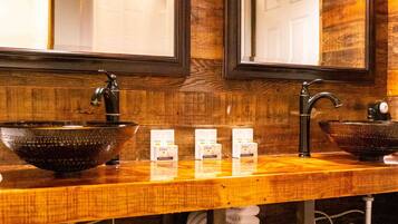 Apartment | Bathroom