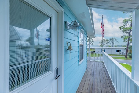 Property grounds. Bear Point Bayview Cottage | Bay Sunsets • Marina Walk • Live Music