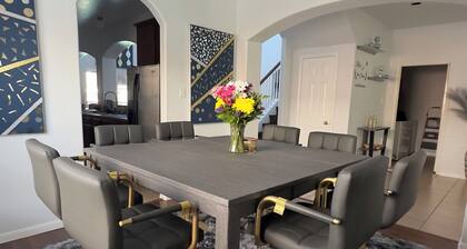 Exciting Family-Friendly Home With Pool Near IAH & Downtown Houston!