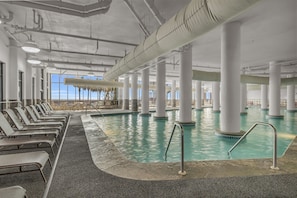 Piscina coperta, una piscina riscaldata