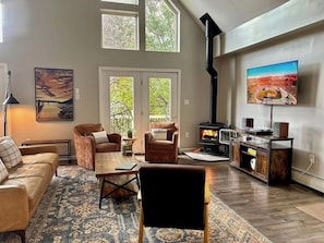 Smart TV, fireplace, video games