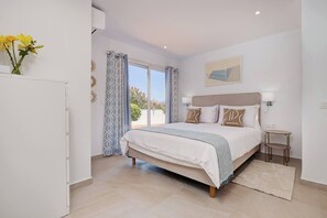 6 makuuhuonetta, silitysrauta/-lauta, vauvan matkasänky, ilmainen Wi-Fi