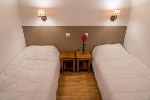 Room - Resort center, floor -2, fitness, swimming pool, sauna, balcony, tv, ski locker, 31m², Les Orres (Les Orres)