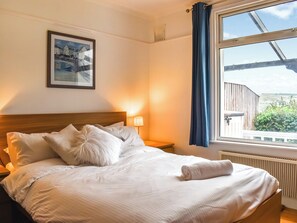 4 soverom, wi-fi (inkludert) og sengetøy