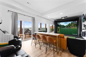 Interior - Golf Lodge Lake Views Hot Tub Rooftop Arcade (Hollister)