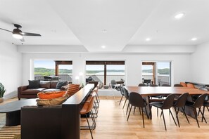 Interior - Ultimate Golf Escape w/Simulator HotTub Sauna Pool (Hollister)