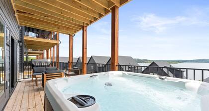 Golf Sim Getaway! Bunks Slide HotTub Sauna Pools