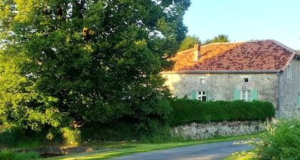 Les Volets Verts 'the green shutters'
Authentic french farmhouse in SW France.