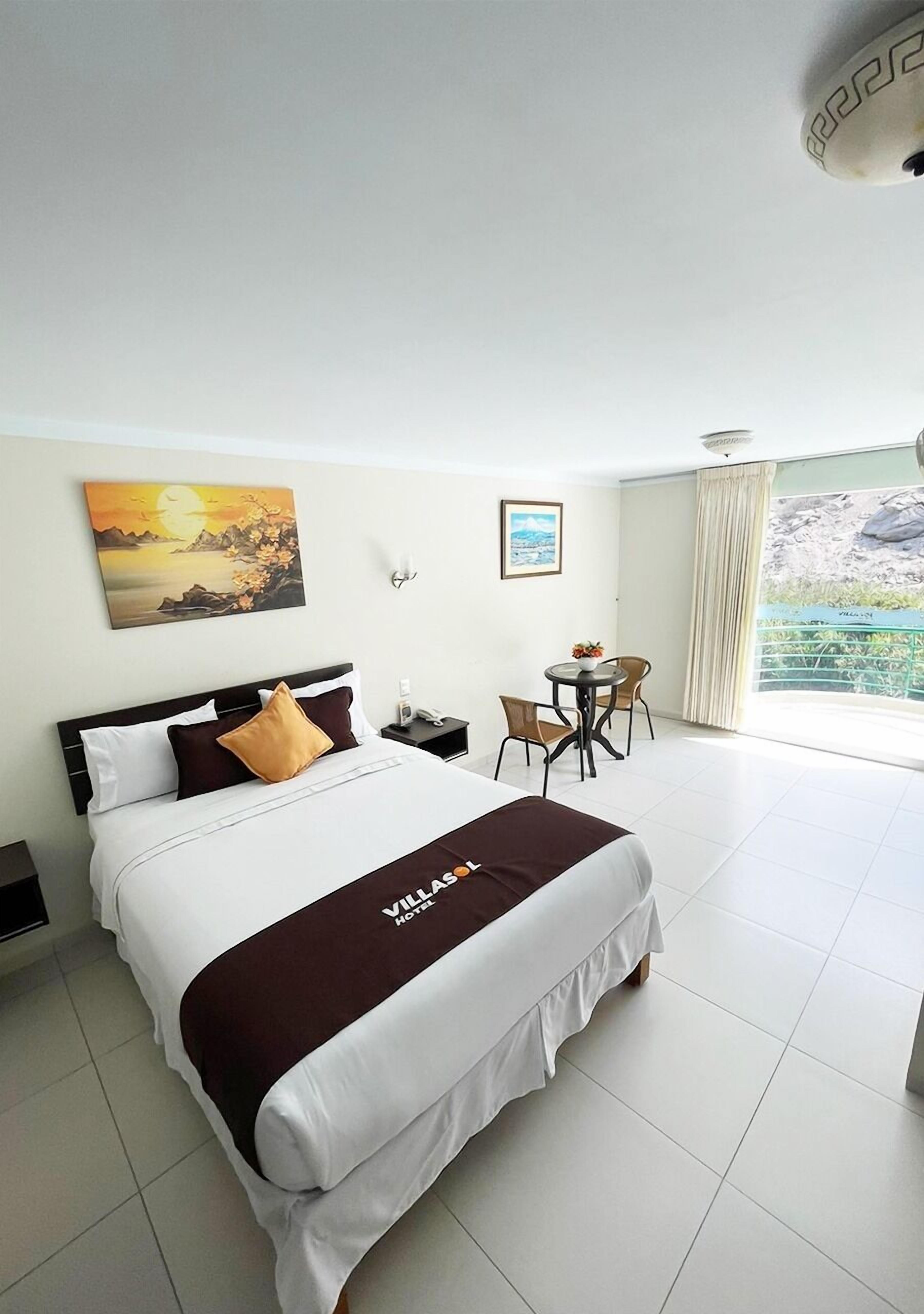 Deluxe Room, Balcony, River View | Soundproofing, bed sheets