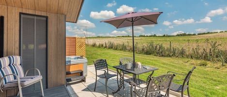 تناول الطعام بالخارج