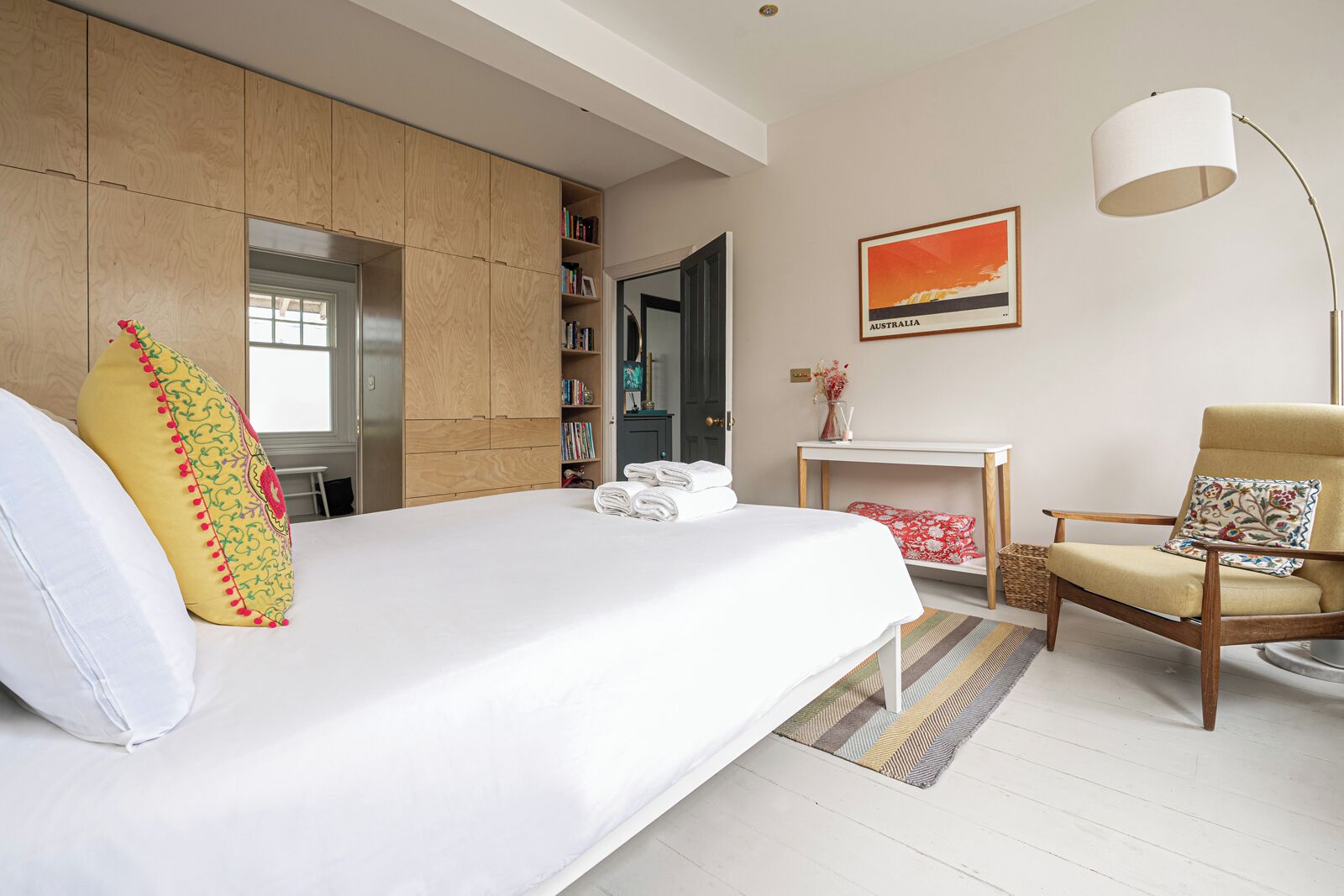 Casa (5 Bedrooms) | 5 dormitorios, tabla de planchar con plancha, ropa de cama