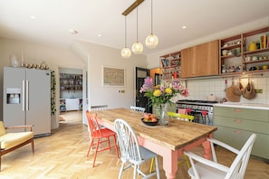 Ferienhaus (5 Bedrooms) | Eigene Küche | Kühlschrank, Mikrowelle, Ofen, Wasserkocher mit Kaffee-/Teezubehör
