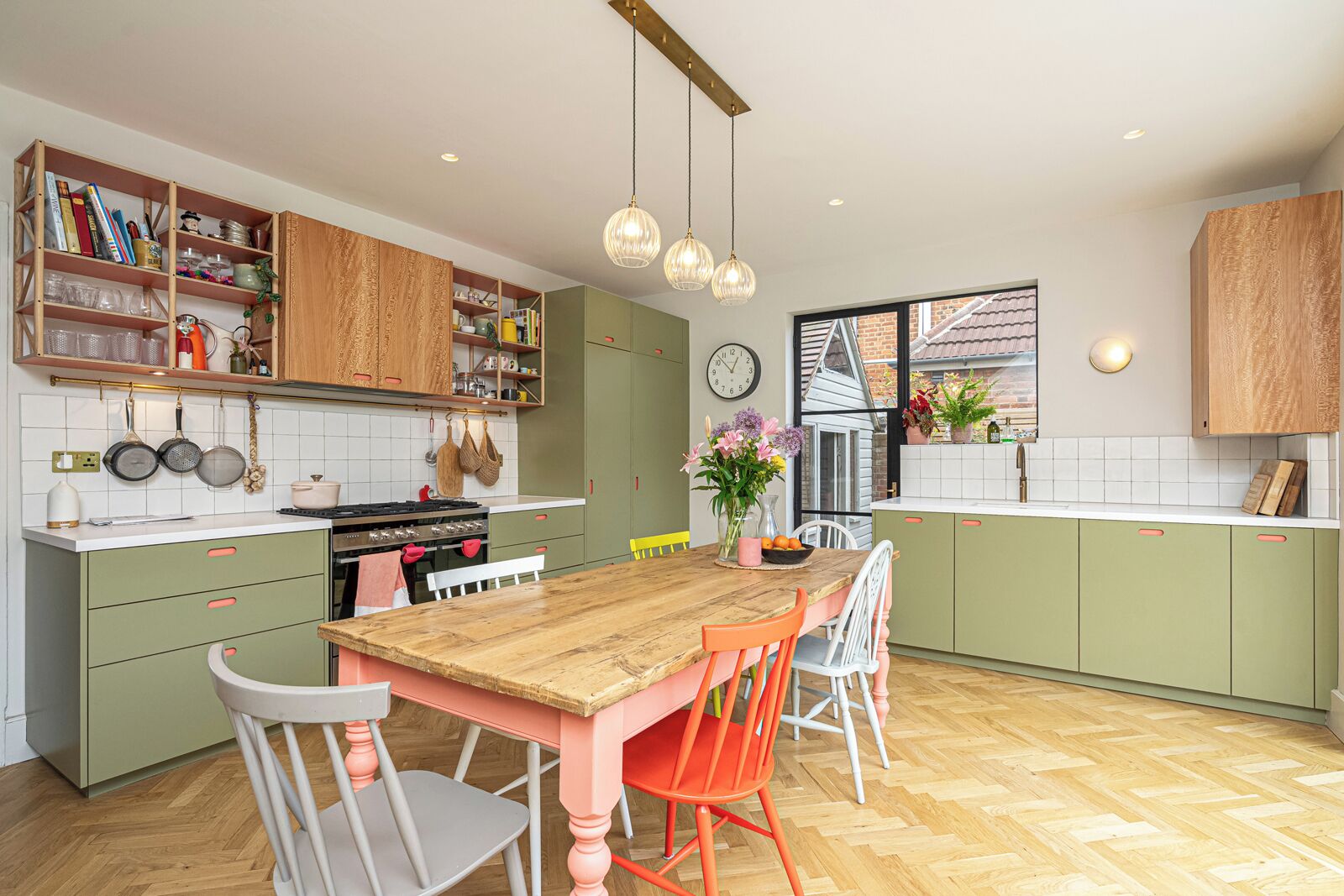 House (5 Bedrooms) | Private kitchen | Fridge, microwave, oven, coffee/tea maker