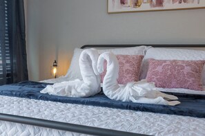 4 habitaciones y espacio para trabajar con laptop 