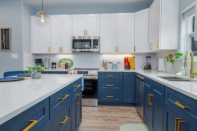 Heaven-sent Convenient 4br/ 3BA Near Downtown