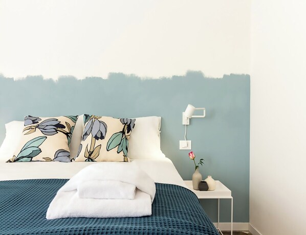 Appartement, patio | 2 chambres, espace de travail pour ordinateurs portables