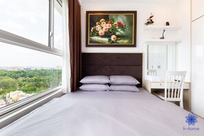 2 bedrooms, iron/ironing board, free WiFi, bed sheets - Luxurious & Modern 2Brs Apartment, Free Gym & Pool, 2.5km from airport (Ho Chi Minh)