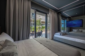 Triple Room, Balcony | Soundproofing, bed sheets - Gest Hotel (Orikum)
