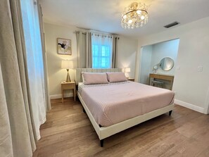 2 bedrooms, iron/ironing board, travel cot, WiFi - Charming 2bed2bath salted heated pool in Clearwater 7minutes2Clearwater Beach (Clearwater)