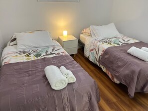 4 bedrooms, WiFi, bed sheets