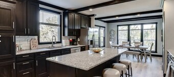 BRAND NEW ON THE WATER WITH HOT TUB, SHARED BOAT DOCK & 7.5 MILES TO ROCKER B!