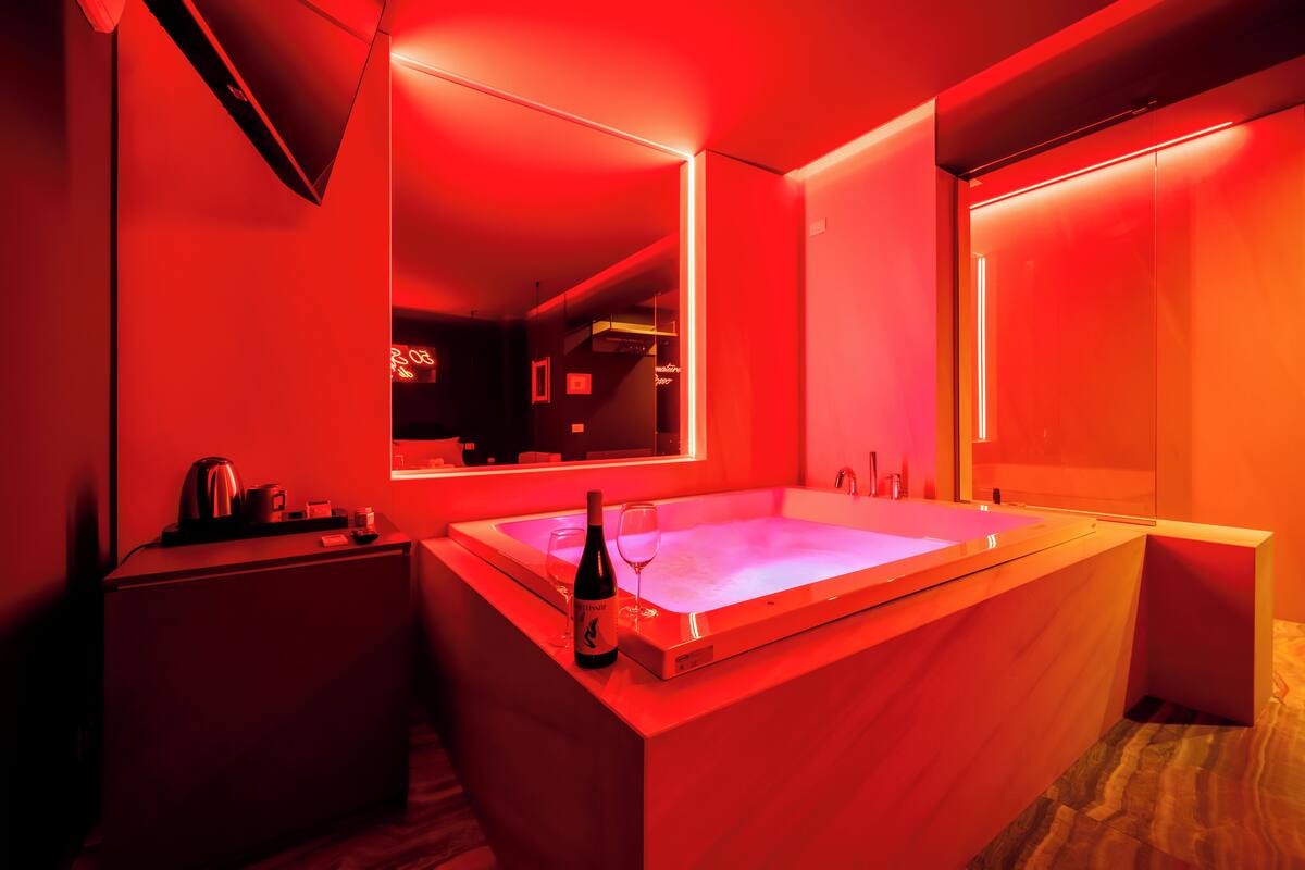 Luxury-Suite, Balkon, Stadtblick | 1 Schlafzimmer, Verdunkelungsvorhänge, schallisolierte Zimmer