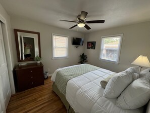 3 chambres, fer et planche à repasser, Wi-Fi, draps fournis