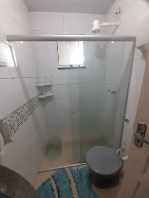 Towels, soap, shampoo, toilet paper