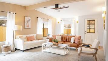 TV, peis og kontorer