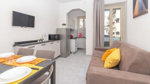Leilighet, balkong | TV