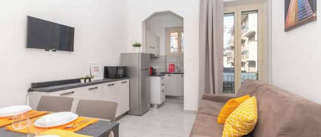 Appartement, balcon | Téléviseur