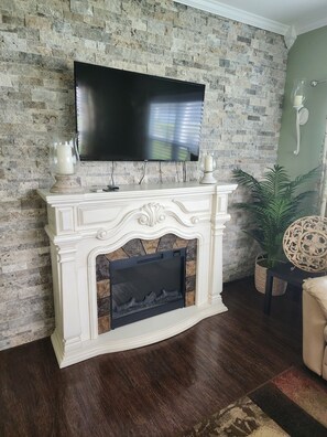 Interior - Charming 3-bedroom house with WiFi, fitness room in fabulous Savannah (Savannah)