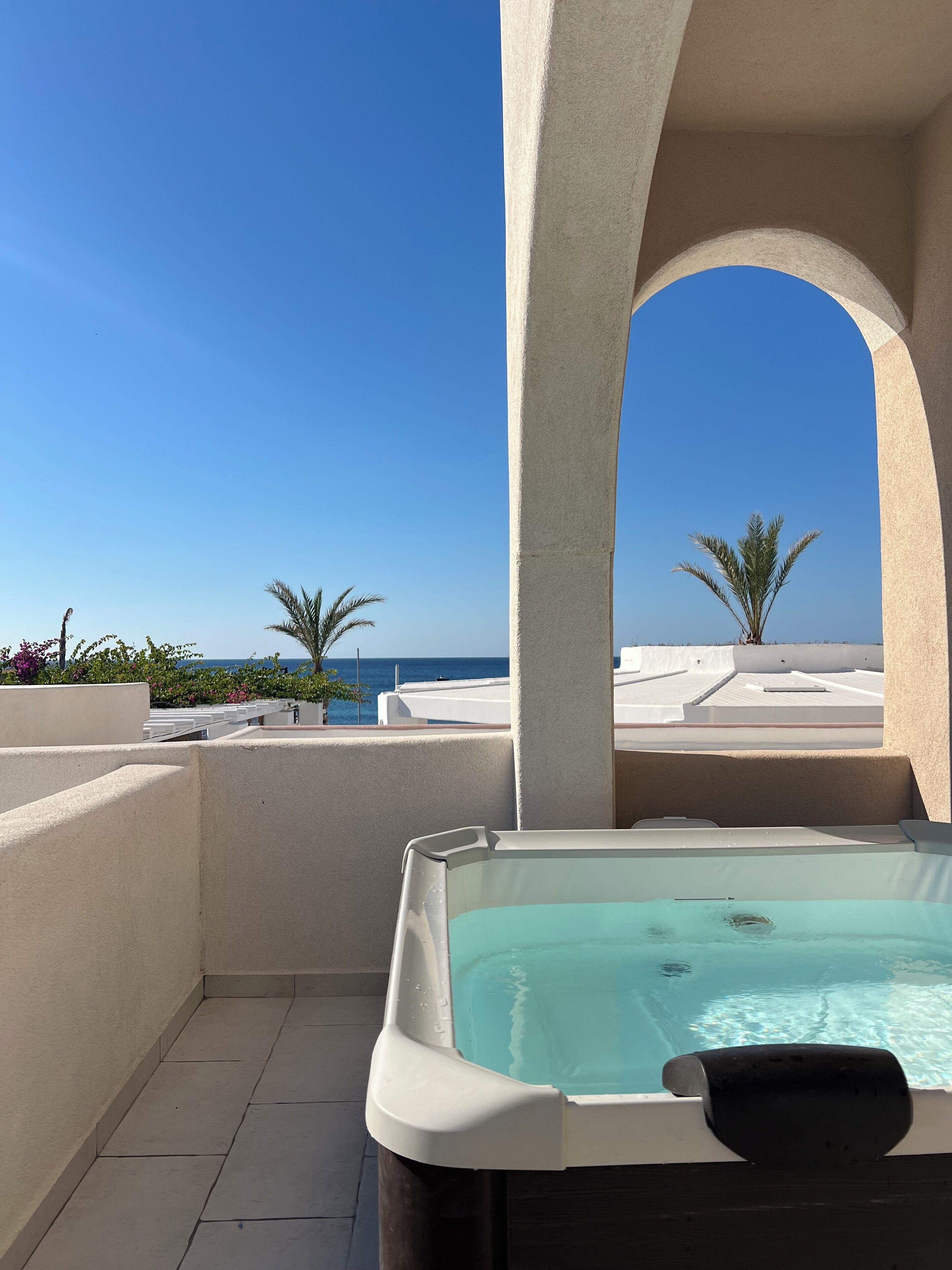 Super Suite with Sea View &amp; Hot Tub | Utsikt från rummet