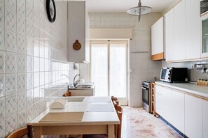 Apartment, Balcony | Private kitchen