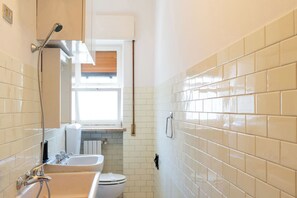Apartment, Balcony | Bathroom | Soap, shampoo, toilet paper - Appartamento Aurora by Wonderful Italy (Bari)