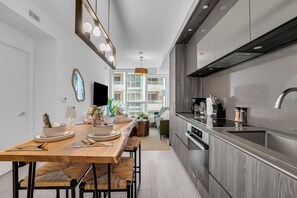 Executive Suite | Private kitchen | Electric kettle, toaster oven, freezer -  The Aurelien Luxe Collection (Toronto)
