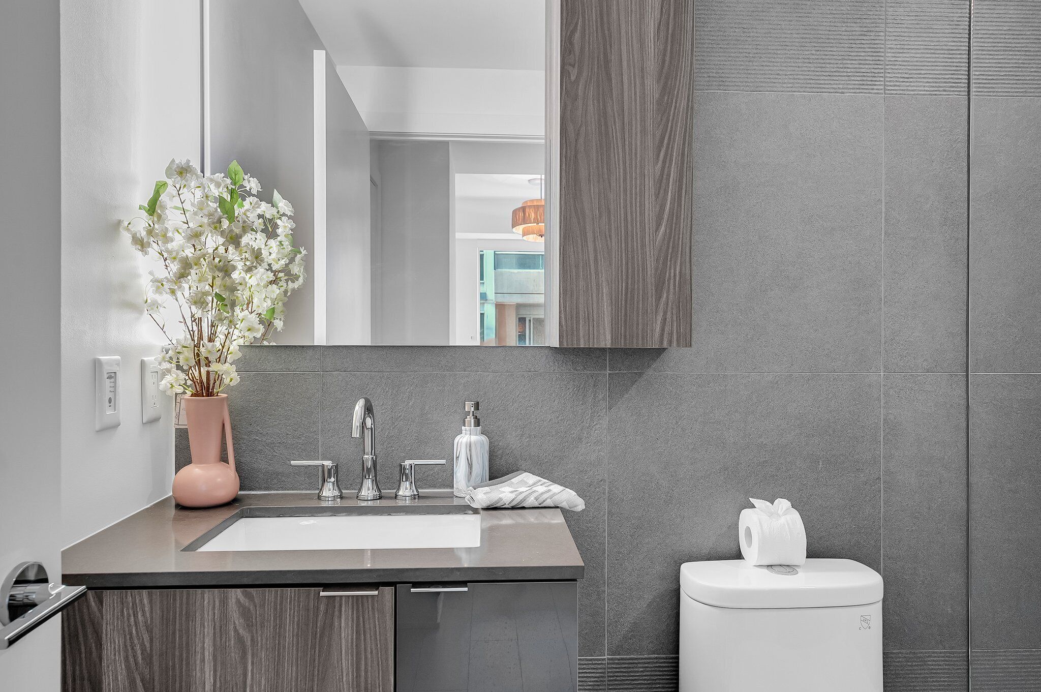 Suite ejecutiva | Baño | Ducha y bañera combinadas, secador de pelo y toallas