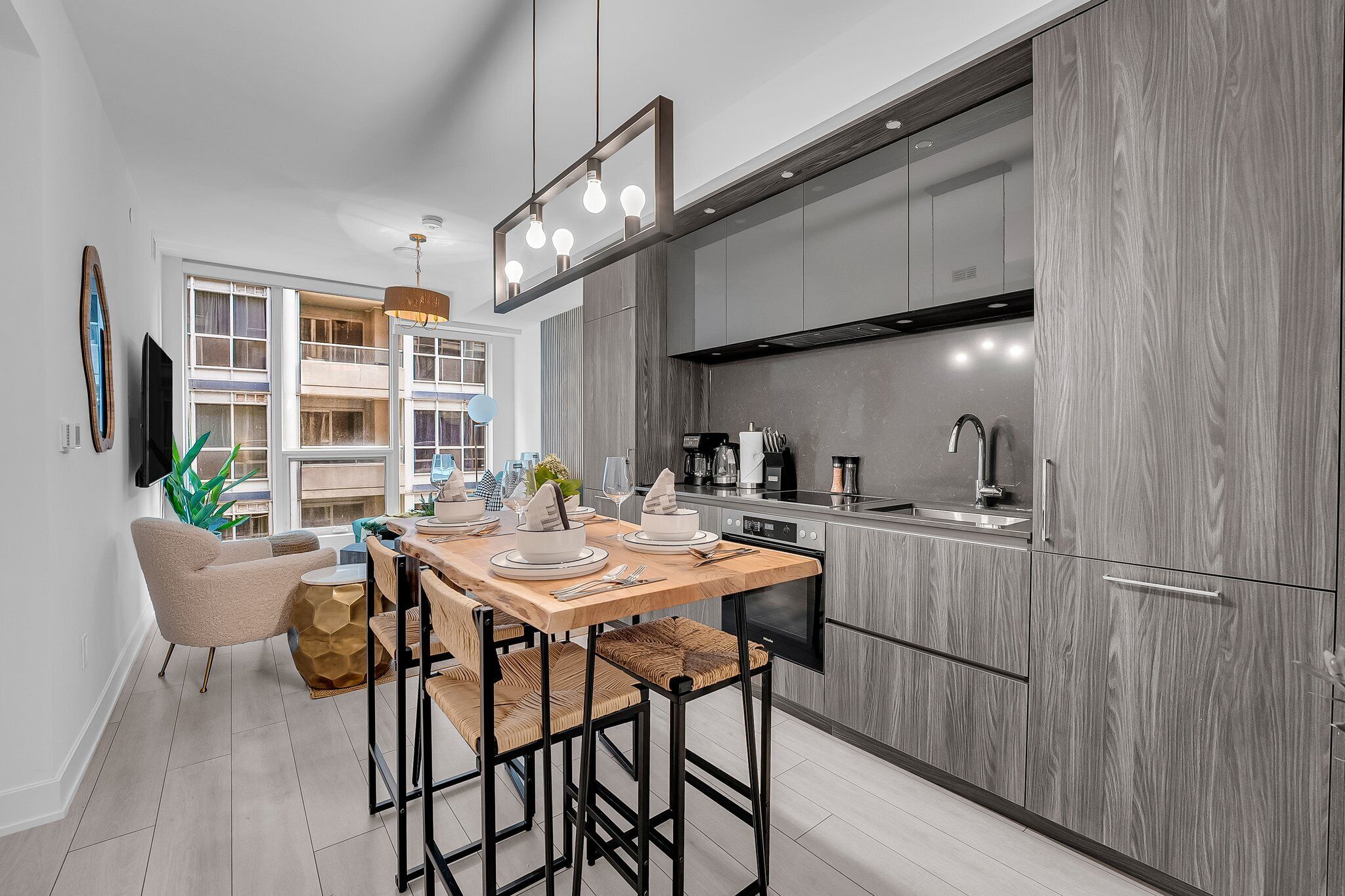 Executive Suite | In-room dining