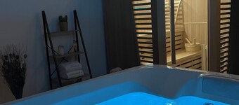 Tiny House La Samorienne, with private spa and sauna.