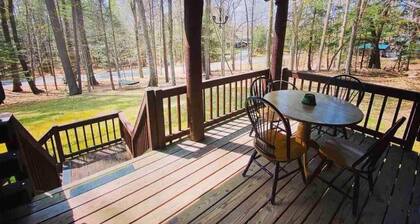 Private Cozy Log Cabin minutes from Lake George