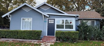 Charming 3-bedroom cottage with AC and WiFi minutes away from Sequoia Entrance