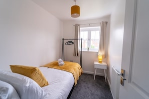 3 bedrooms, iron/ironing board, free WiFi, bed sheets