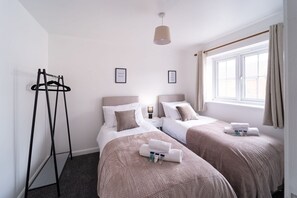 3 bedrooms, iron/ironing board, free WiFi, bed sheets